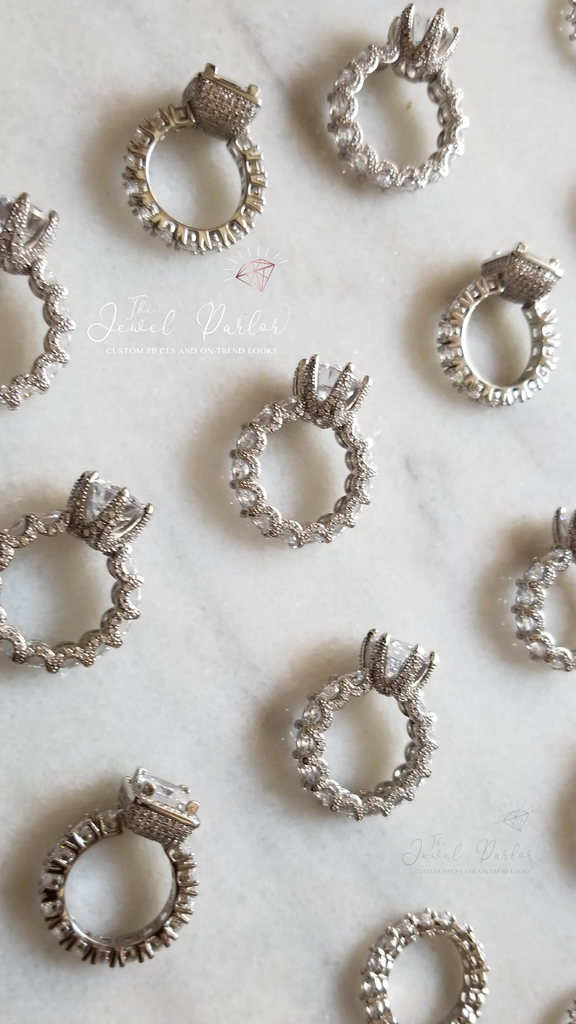 Crown Jewel Brilliant Round Scalloped Ring