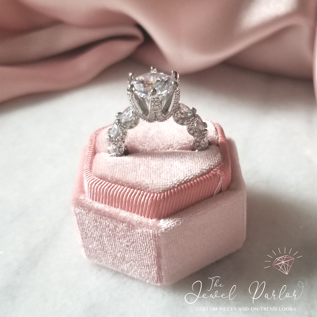 Crown Jewel Brilliant Round Scalloped Ring