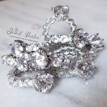 Crown Jewel Brilliant Round Scalloped Ring